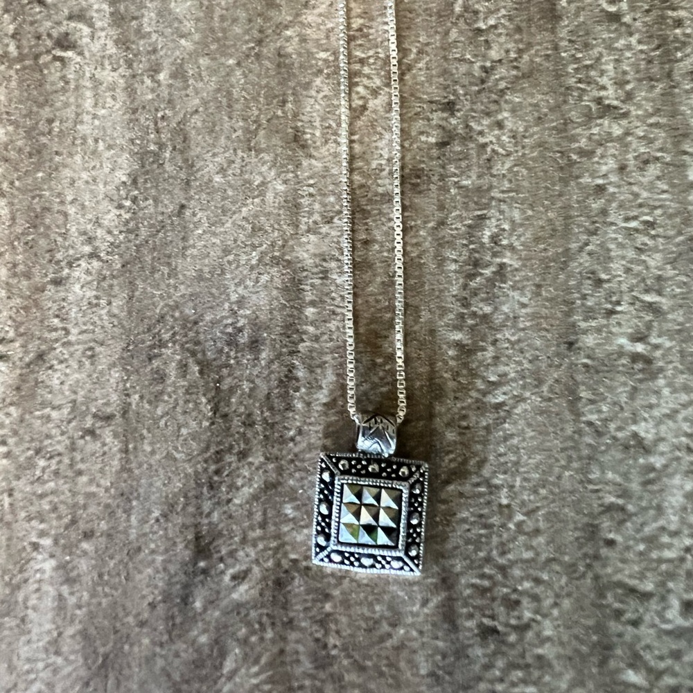 Vintage Marcasite Sterling Silver Square Nevklace